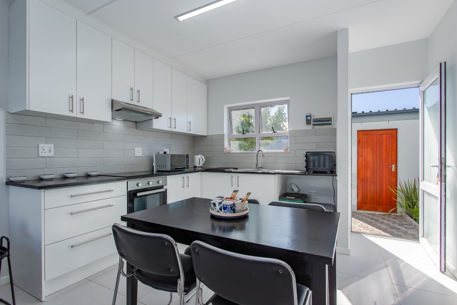 2 Bedroom Property for Sale in Honeydew Country Estate Western Cape